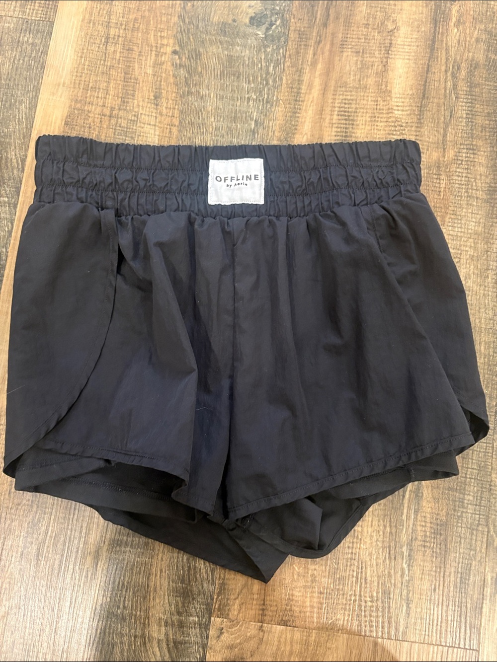 Aerie women's medium shorts.
With built in shorts
underneath. Great condition.